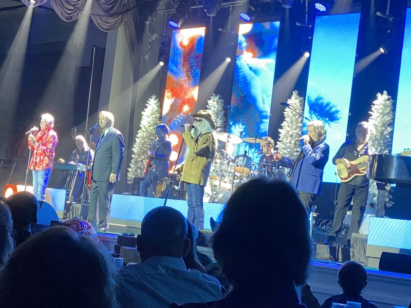 -TennesseeBallroom_OakRidgeBoys-