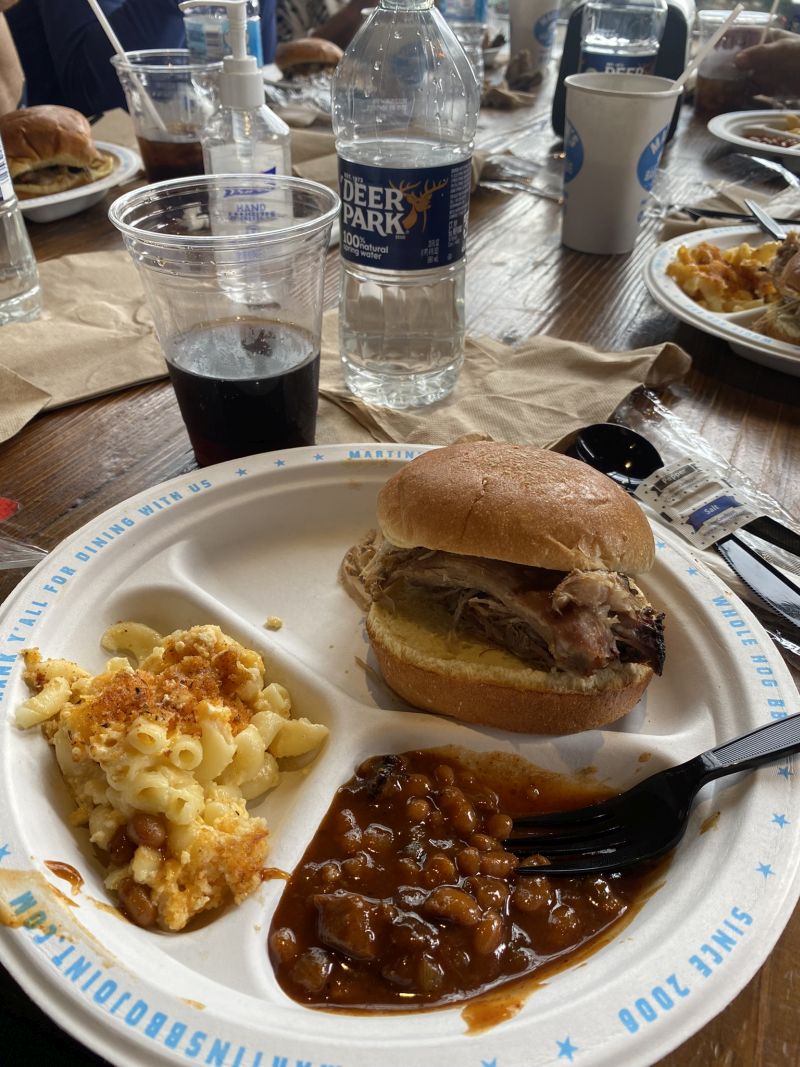 -OleSmokyDistillery_BBQLunch-