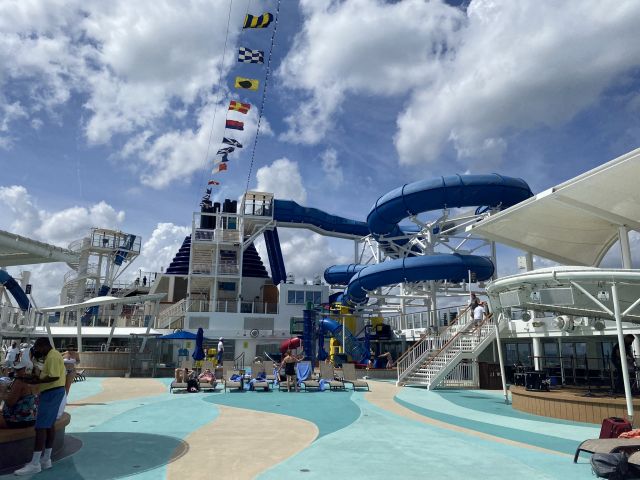 _2022-03-12_1337_FLMiami,CruisePort,NorweiganJoy_pool
