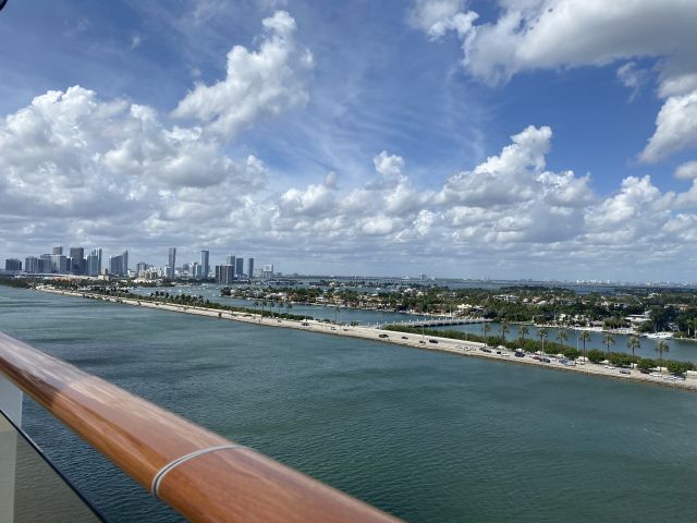 _2022-03-12_1339_FLMiami,CruisePort,NorweiganJoy-View-of-port2