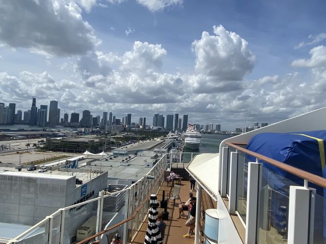 _2022-03-12_1345_FLMiami,CruisePort,NorweiganJoy-skyline