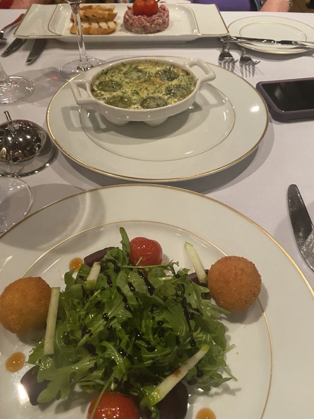 _2022-03-12_1859_FLMiami,CruisePort,NorweiganJoy-Restaurant-LeBistro_Salad