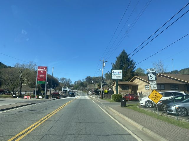 2022-04-19_TNCopperhill_across-bridge-is-GAMcCaysville