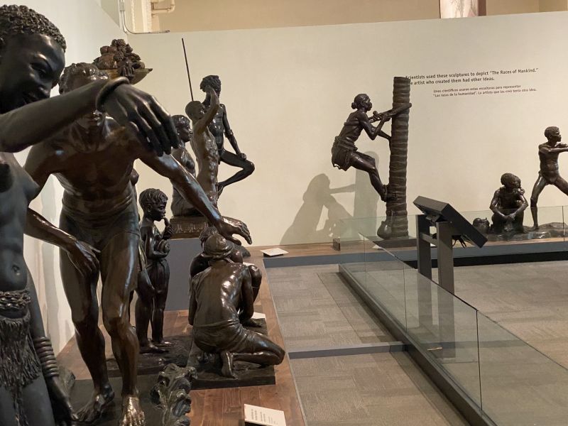 2022-07-19_ILChi,SecondFloor,FieldMuseum-art-sculptures