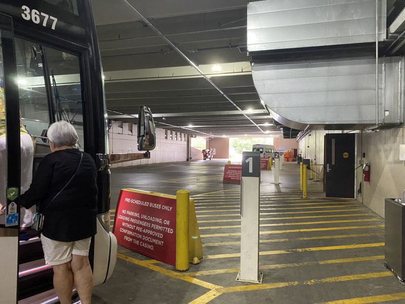 62022-08-08_NCCharlotte,Harrahs-Casino(Parking-Garage)1