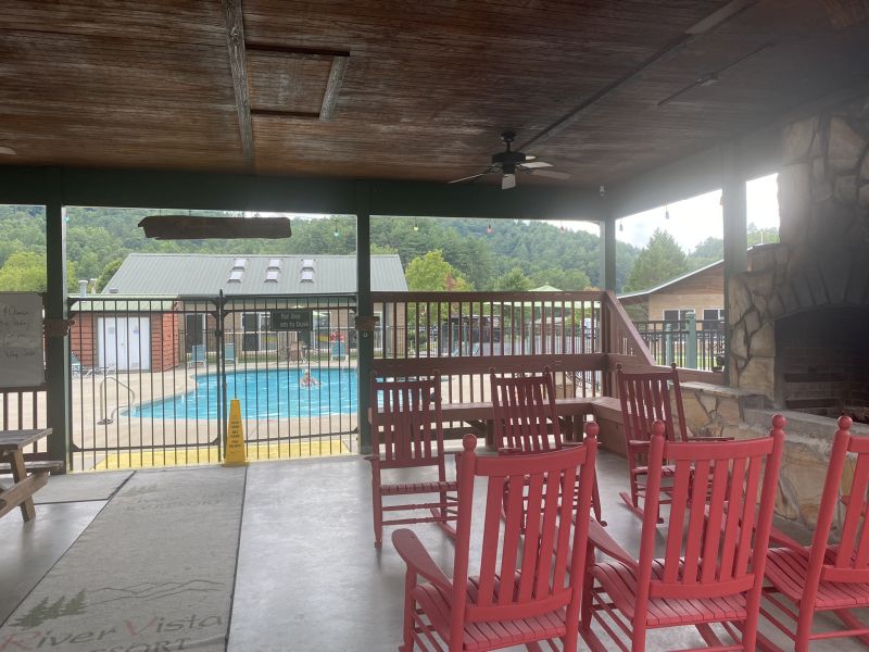 2022-08-17_GADillard,RVRiverVistaResort_OutdoorPool-