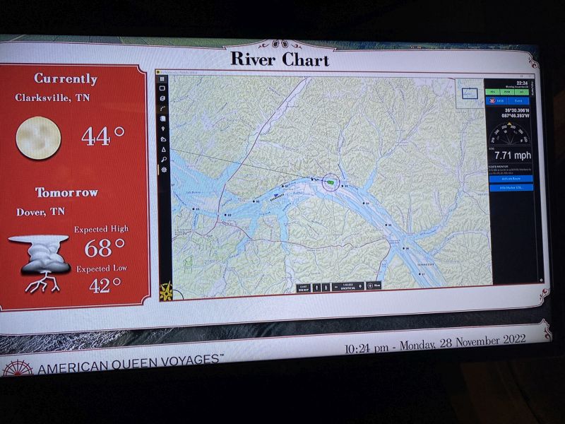 2022-11-28_MississippiRiver_American-Queen_tvMonitor-of-River-Position