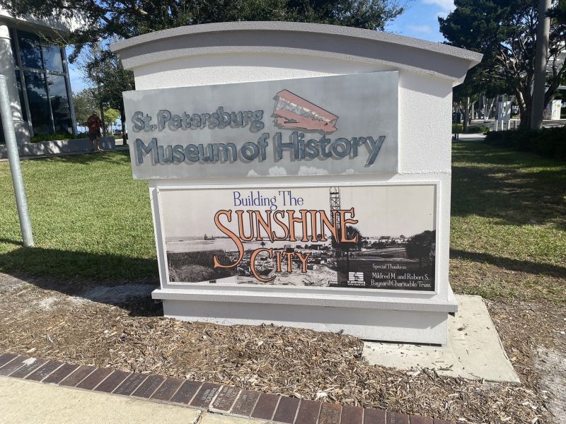 2023-01-03_FLStPetersburg-HistoryMuseum_Outside-sign