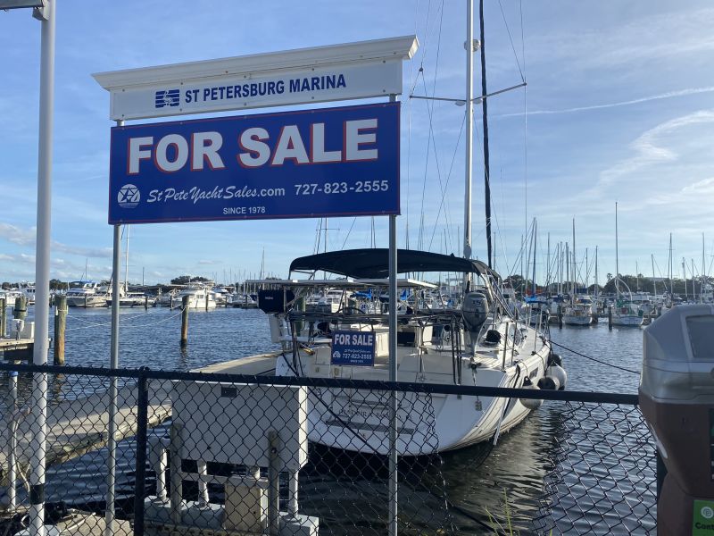 2023-01-03_FLStPetersburg-harbor_ForSale-boat