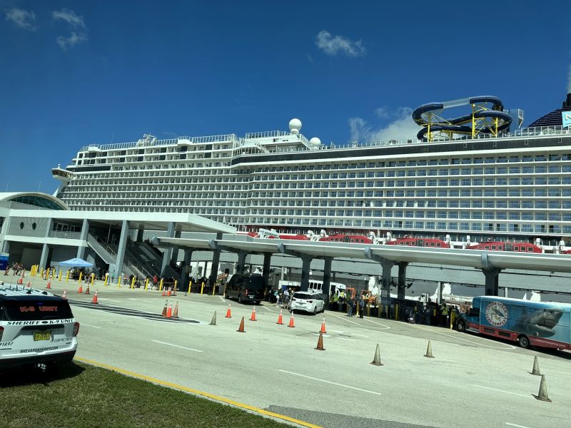FLPortCanavarel,NorweiganEscape