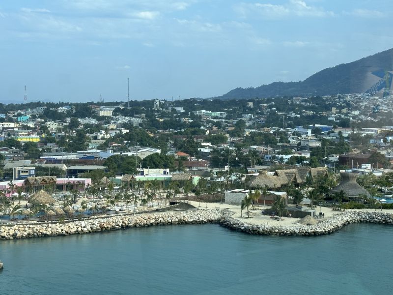 DRPuertoPlata,TainoBay_Port-View-from-cruise-ship3