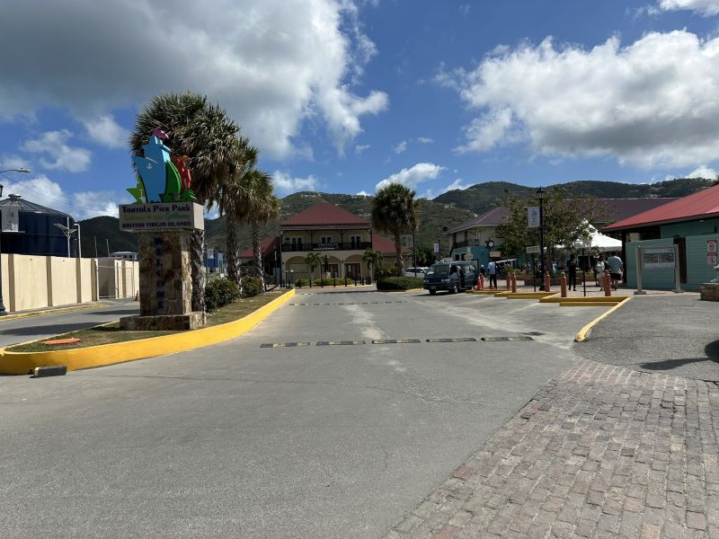 BVI,Tortola-Port-shops4