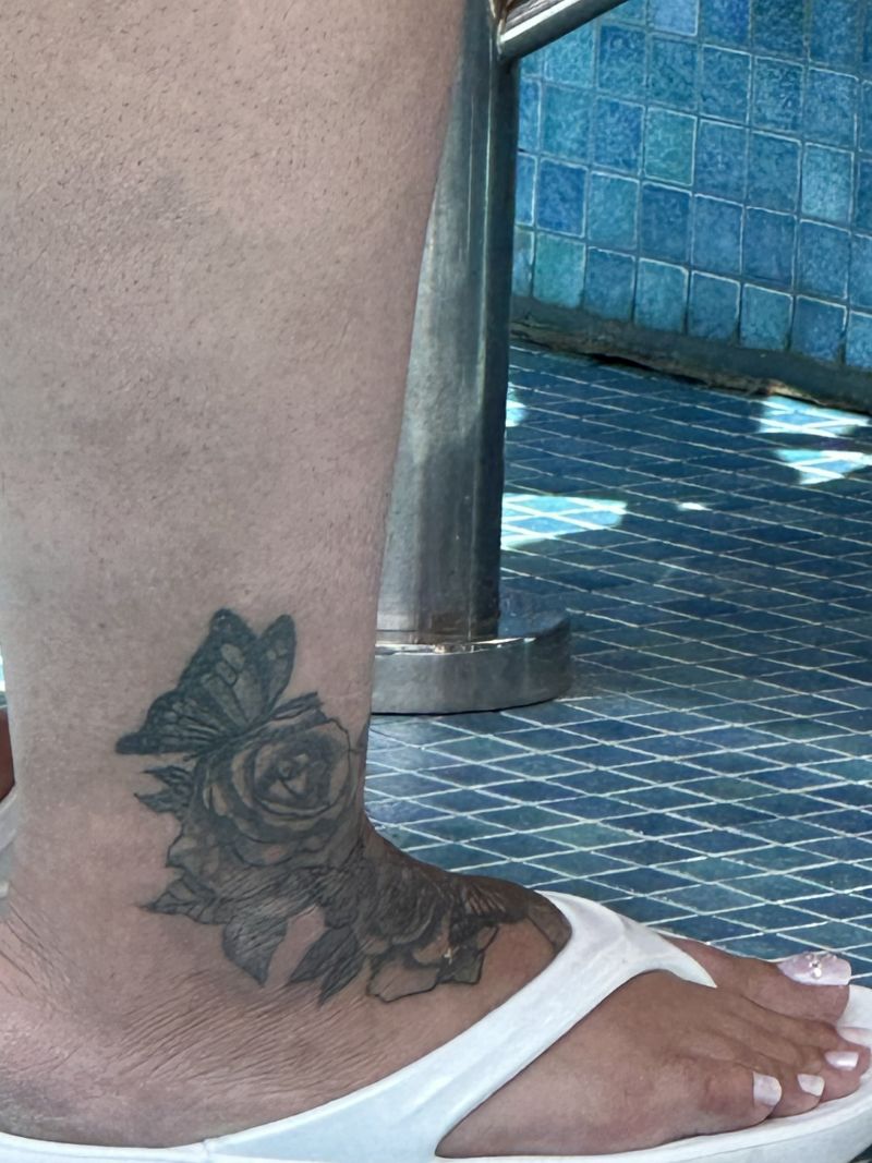 tattoo(Woman-Leg-Flowers)