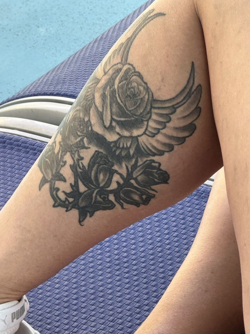 tattoo(Woman-RightLeg-flower)