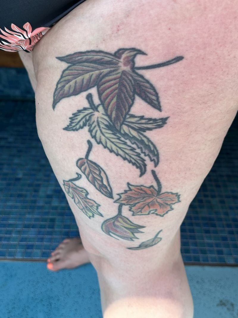 tattoo(Woman-RightLeg-vine)