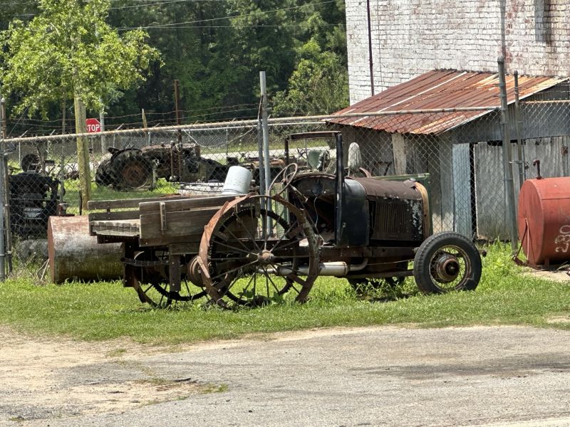 GAMuscellaDickeyFarms-AcrossSt_OldTruck