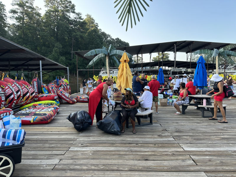 GAAcworth,RedTopMtn,651ParkMarinaRd_BoatRental-CheckIn-WaitingDock1