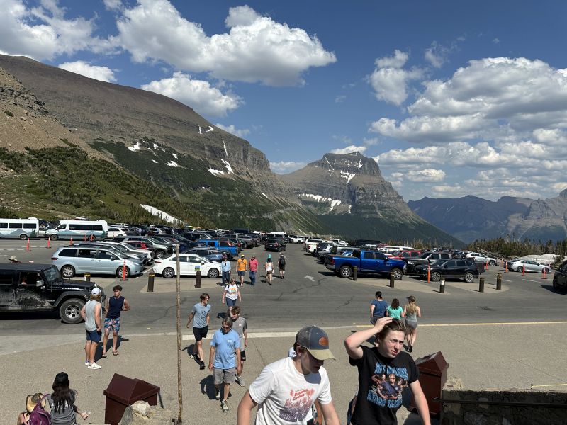MTBabb,GlacierNatlPark_GoingToSunHwy_VisitorsCenter