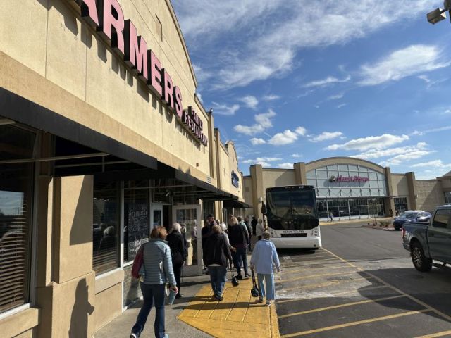 2024-11-18_NCMurfeesboro-FarmersFamilyRestaurant_SeniorsOnTheGoTours_Buffet