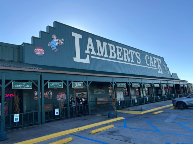 2024-11-19_MOOzark,LambertsRestaurant_Outside