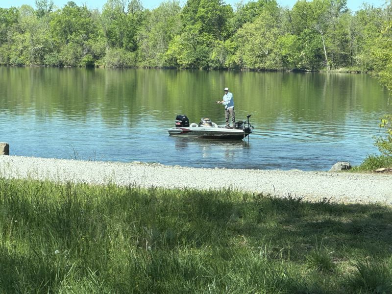 2025-04-16_ALStevenson,VandwellerCamping_fisherman-in-boat
