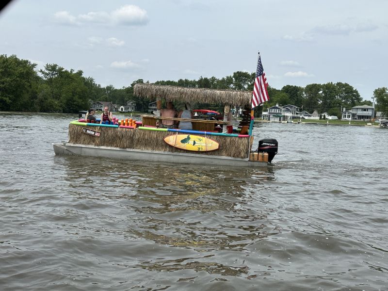 2025-06-15_ILLakeMarie_TikiPontoon