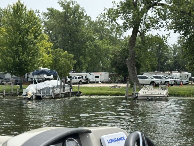 2025-06-15_ILLakeMarie_TikiPontoon