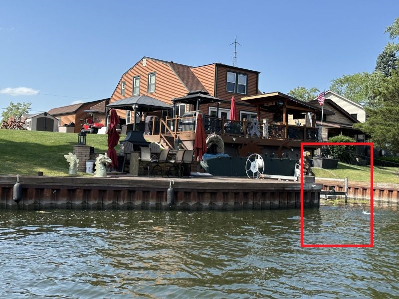 2025-06-21_ILSpringLake_ShorelineHouses11