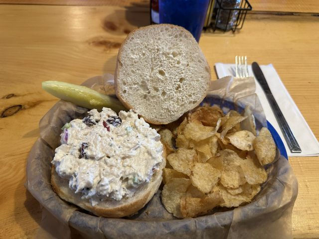 2025-09-11_WIWashingtonIsland_Lunch