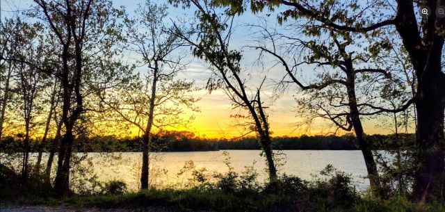 2026-04-06_ALStephenson_Sunset-over-TN-river